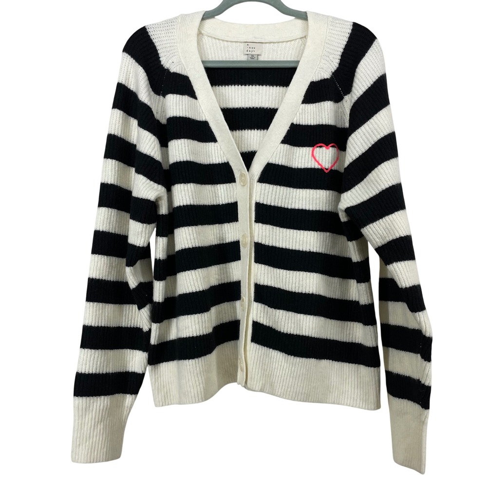 A New Day Size XL Cardigan Black White Striped Heart Embroidered V-Neck Womens